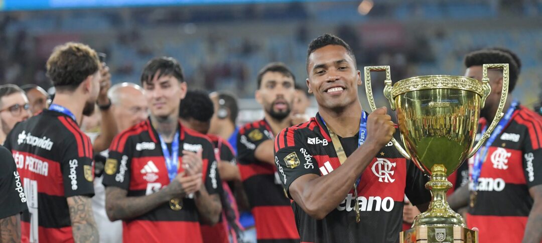 Alex Sandro avalia deixar o Flamengo ao fim do contrato e prioriza liga com menor exigência física - Imagem do artigo original