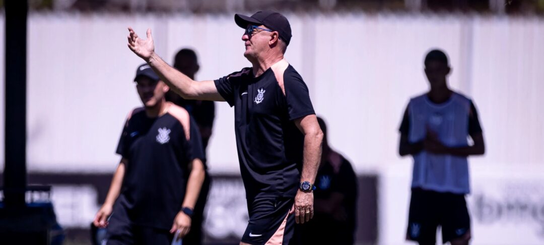 Dorival Júnior planeja Corinthians com equipe mista diante da Chapecoense para poupar titulares - Imagem do artigo original