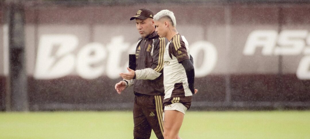 Reforço do Flamengo, Diego Queiroz participa do primeiro treino com Leonardo Jardim - Imagem do artigo original