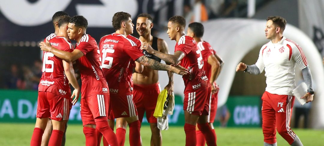 Internacional recebe Chapecoense lembrando goleada por 5 a 2 em 2021 - Imagem do artigo original