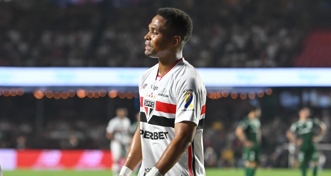 Torcedores picham Morumbis e exigem saída de Rui Costa após derrota para o Palmeiras - Imagem do artigo original