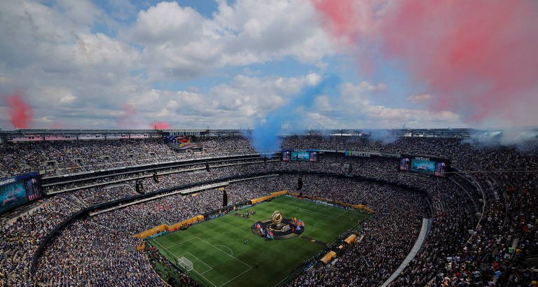 Torcedores acionam Comissão Europeia contra preços e regras de ingressos da Copa de 2026 - Imagem do artigo original