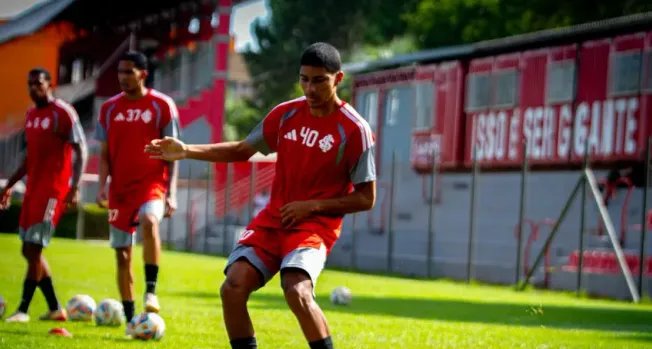 Internacional fecha com atacante Guilherme, ex-Bahia, e firma contrato até 2028 - Imagem do artigo original