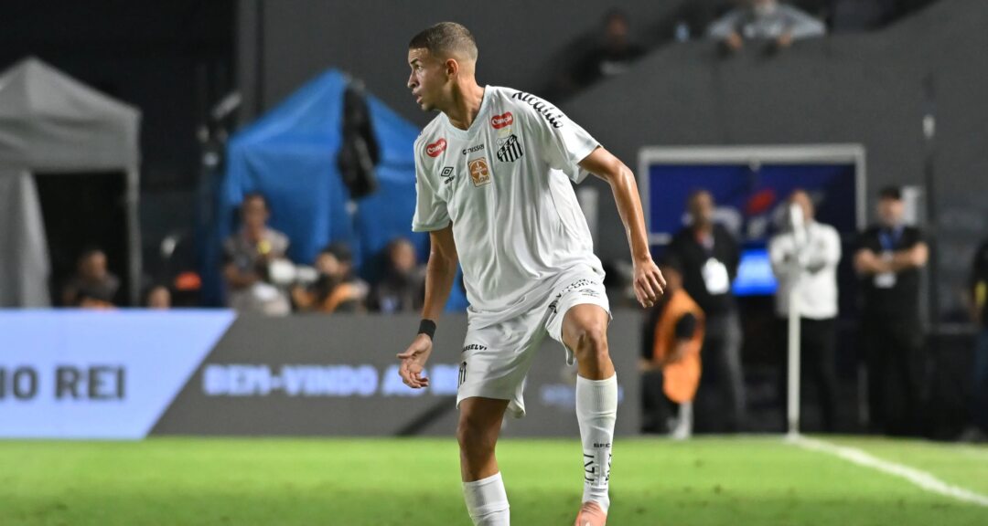 Santos adia contratação de lateral-esquerdo e volta atenções para a janela de julho - Imagem do artigo original