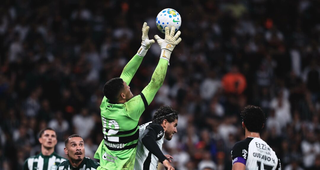 Corinthians analisa saída de Pedro Raúl; salários, negociação com Botafogo e desejo do jogador travam acordo com o Vitória - Imagem do artigo original