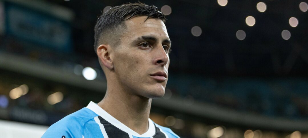 Impasse entre Grêmio e Pavón: atacante quer vínculo até 2028, clube aceita só mais um ano - Imagem do artigo original