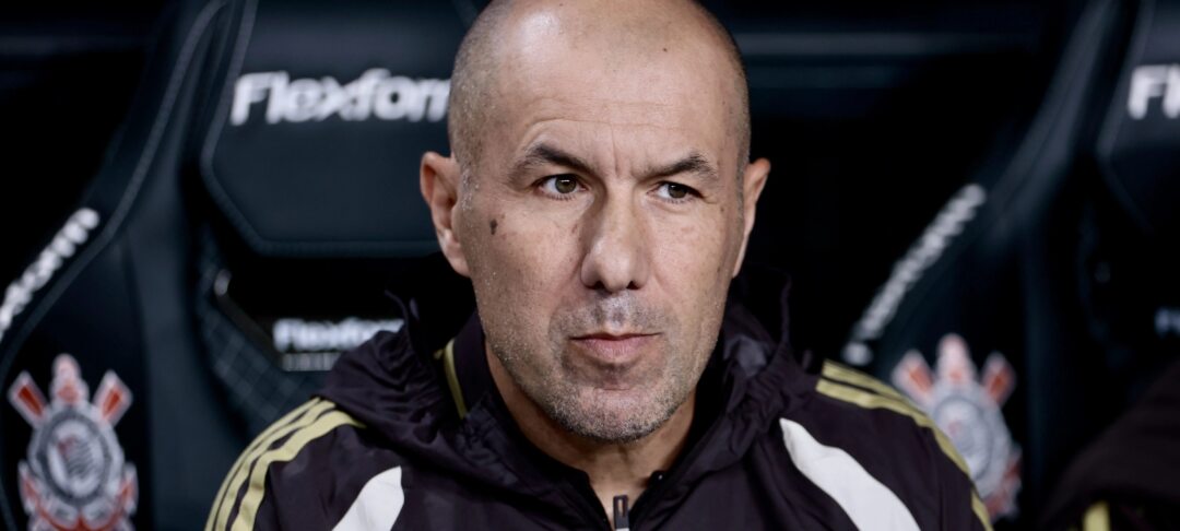 Flamengo ainda não trata da renovação de Alex Sandro e avalia alternativas para a lateral esquerda - Imagem do artigo original