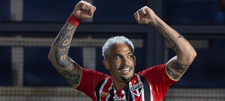 São Paulo ensaia formação 4-3-2-1 e terá mudanças no meio-campo contra o Internacional - Imagem do artigo original