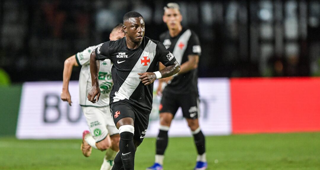 Hinestroza intensifica treinos para ganhar vaga de titular no Vasco após Data Fifa - Imagem do artigo original