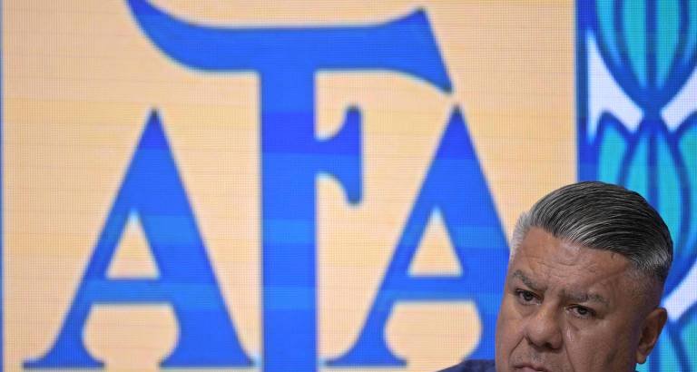 Justiça argentina acusa presidente da AFA de evasão fiscal e bloqueia bens - Imagem do artigo original