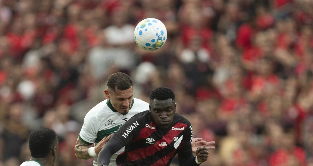 Flamengo volta a observar Kevin Viveros, do Athletico-PR, que supera Pedro na média de gols - Imagem do artigo original