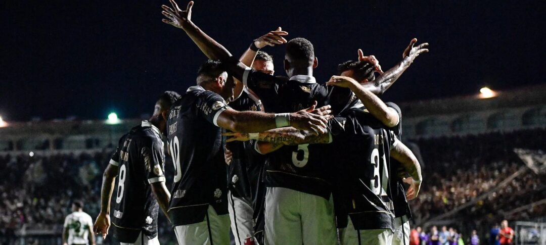 Vasco reencontra Coritiba três anos após goleada de 5 a 1 em São Januário - Imagem do artigo original