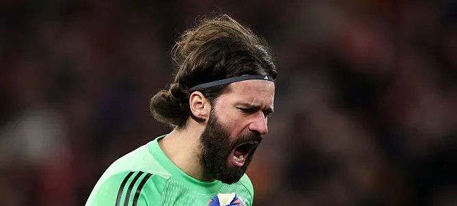 Lesão de Alisson acende alerta e Hugo Souza ganha espaço na seleção brasileira - Imagem do artigo original