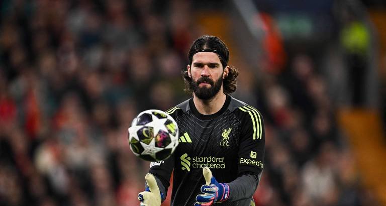 Alisson deve retornar apenas no fim da temporada europeia, afirma técnico do Liverpool - Imagem do artigo original