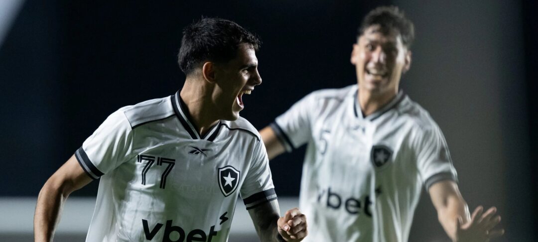 Botafogo vira o clássico e derrota o Vasco em São Januário com golaço de Matheus Martins - Imagem do artigo original