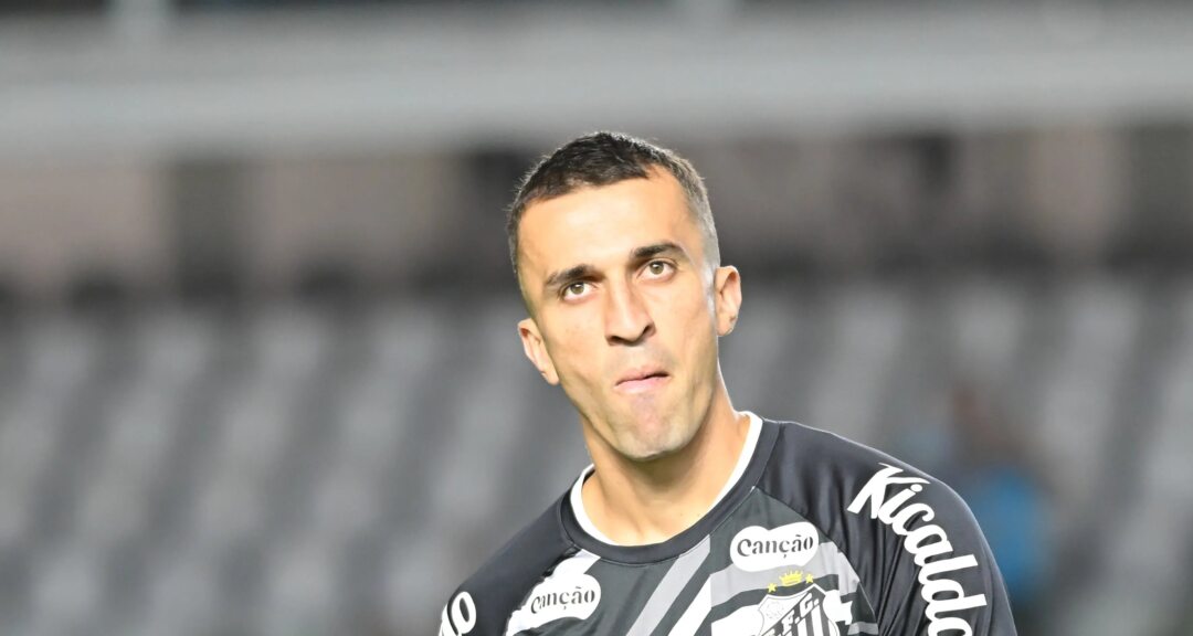 Saída de João Schmidt do Santos esfria sem nova investida do RB Bragantino - Imagem do artigo original