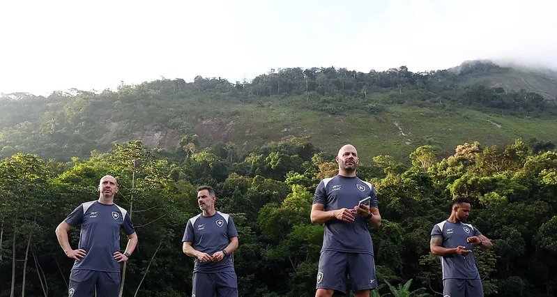 Franclim Carvalho assume Botafogo e reencontra 11 campeões da temporada passada - Imagem do artigo original
