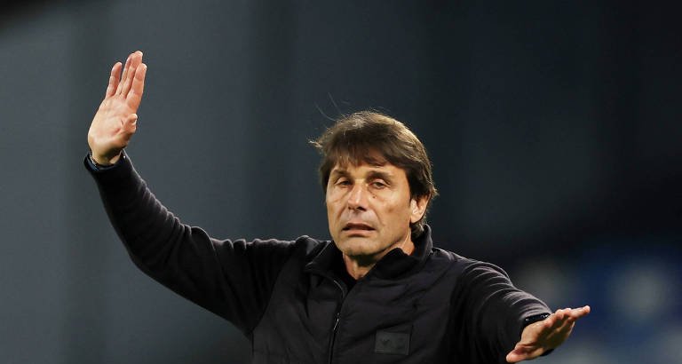 Conte afirma que federação deve incluí-lo na lista para comandar a seleção italiana - Imagem do artigo original