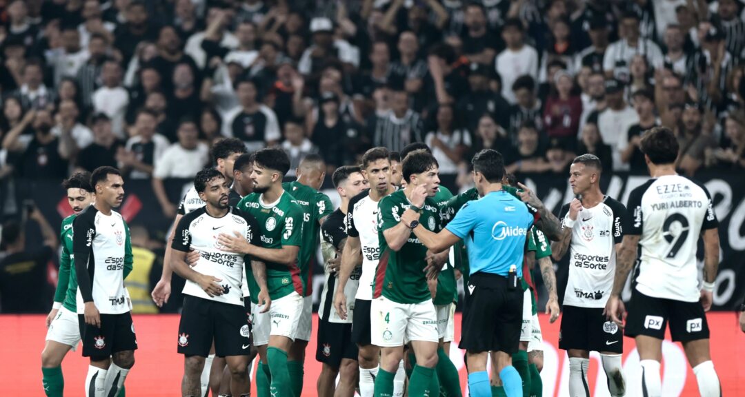 Corinthians vai pedir explicações à CBF por lance entre Flaco López e Breno Bidon no clássico - Imagem do artigo original