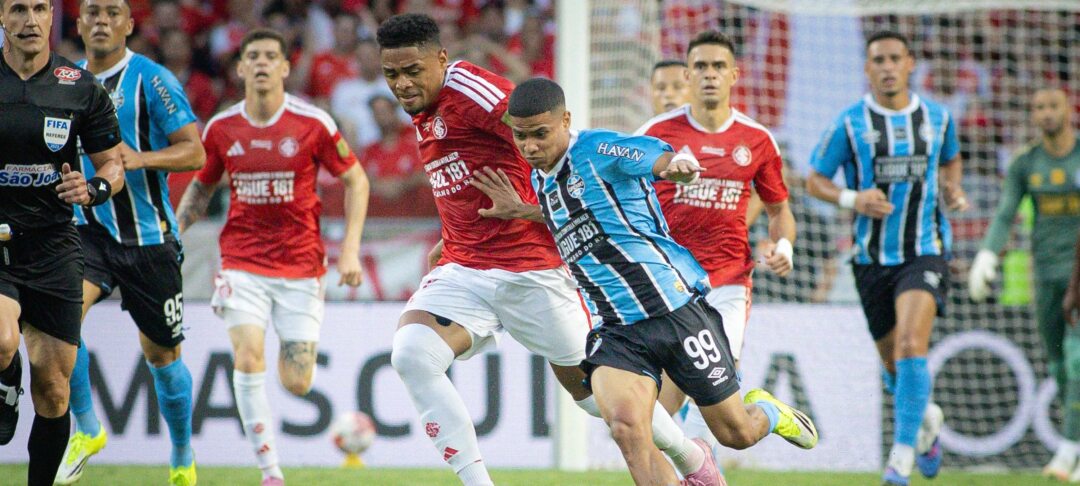 Luís Castro recorre a mudanças no intervalo em quatro dos últimos seis jogos do Grêmio - Imagem do artigo original