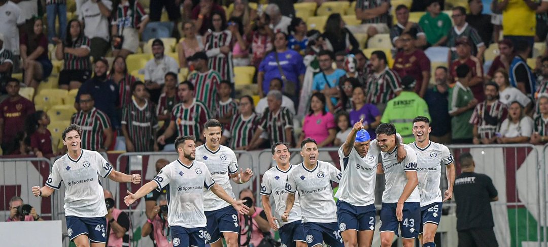 Torcedores protestam no CT do Fluminense após quatro jogos sem vitória - Imagem do artigo original