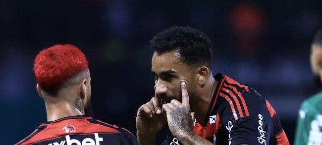 Flamengo acerta renovação de Alex Sandro e Danilo até 2027 - Imagem do artigo original