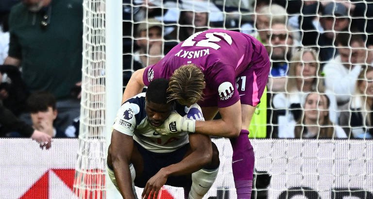 Tottenham repudia ataques racistas contra Kevin Danso após empate com Brighton - Imagem do artigo original