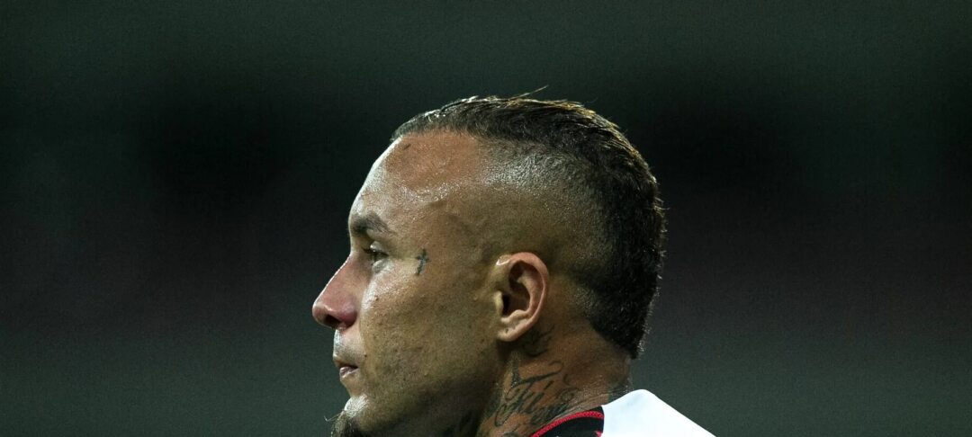 Fluminense ganha força por Everton Cebolinha, que pode deixar o Flamengo sem custo no fim do ano - Imagem do artigo original