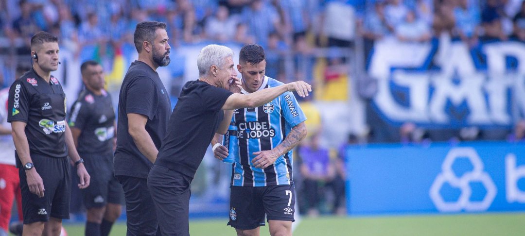 Grêmio descarta interesse em William e mantém busca por lateral-direito - Imagem do artigo original