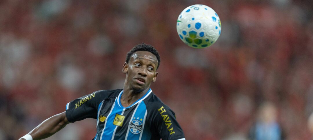 Luís Castro explica ausências e mudanças no Grêmio após triunfo na Copa do Brasil - Imagem do artigo original