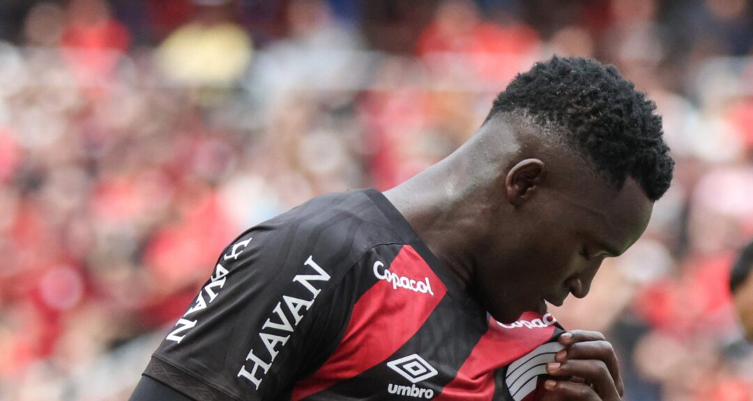 Corinthians mira Kevin Viveros, mas Athletico-PR descarta venda mesmo após ofertas de R$ 90 milhões - Imagem do artigo original