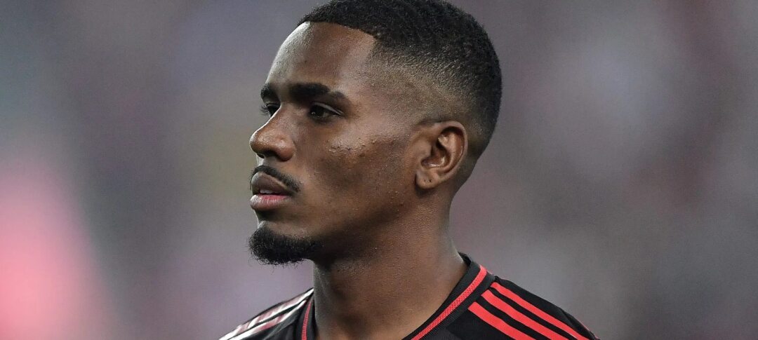 Flamengo avalia mercado por novo volante diante do risco de saída de Evertton Araújo - Imagem do artigo original