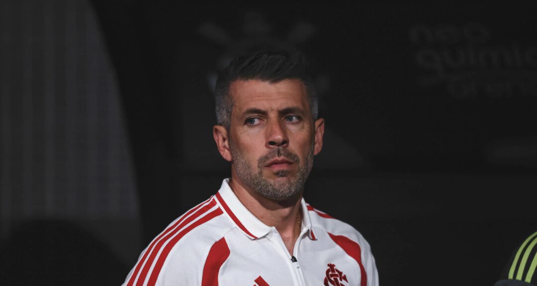 Pezzolano modifica defesa do Internacional para jogo com o Botafogo - Imagem do artigo original