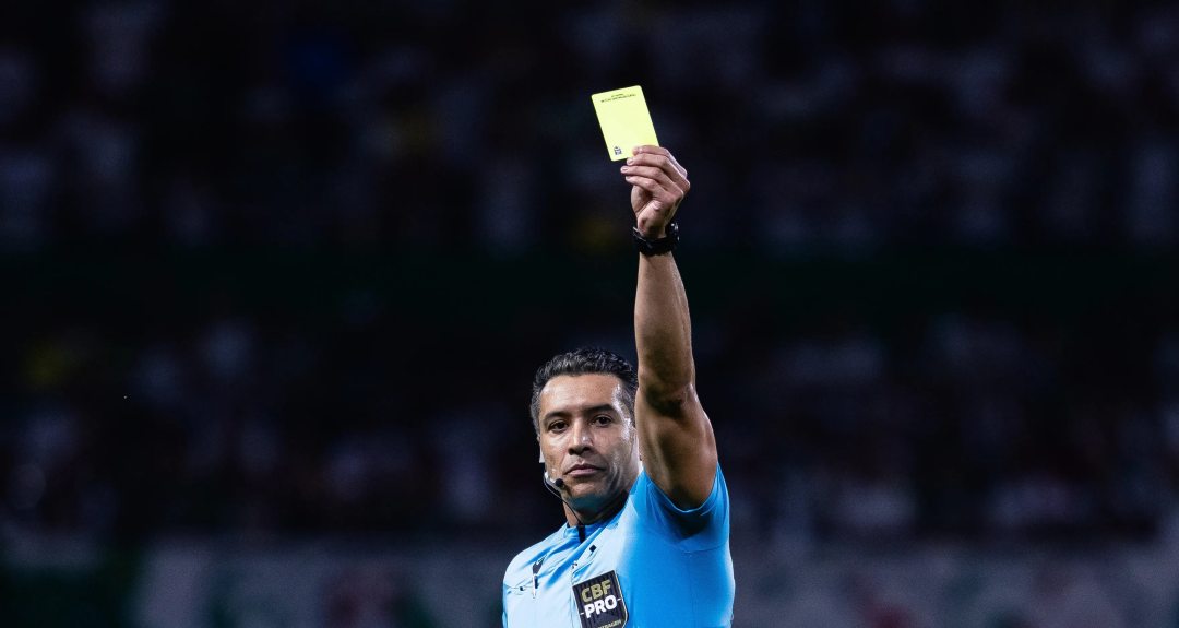 Arbitragem definida para Grêmio x Coritiba pela 13ª rodada do Brasileirão 2026 - Imagem do artigo original