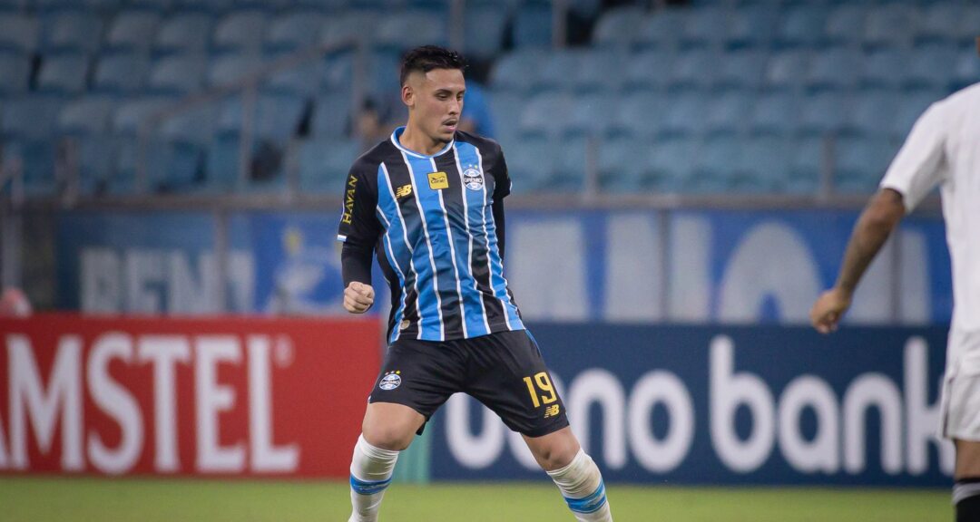 Noriega descarta saída imediata e reforça foco no Grêmio após vitória sobre o Coritiba - Imagem do artigo original