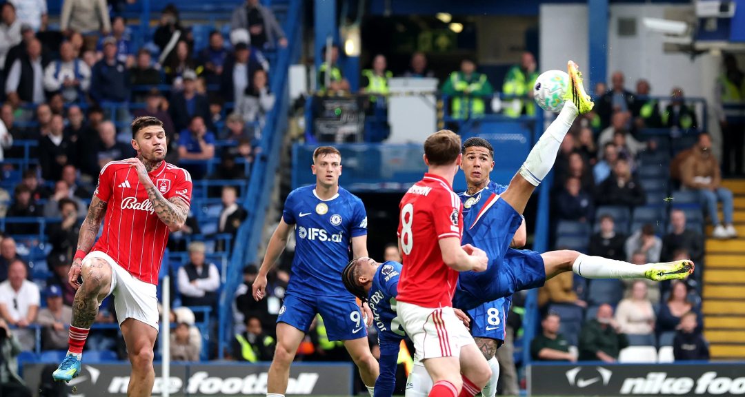 João Pedro marca de bicicleta, mas Chelsea cai diante do Nottingham Forest na Premier League - Imagem do artigo original