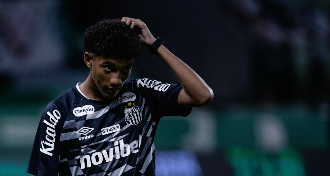 Clima interno no Santos piora e Robinho Jr. é rotulado como “perna” por colegas, aponta repórter - Imagem do artigo original