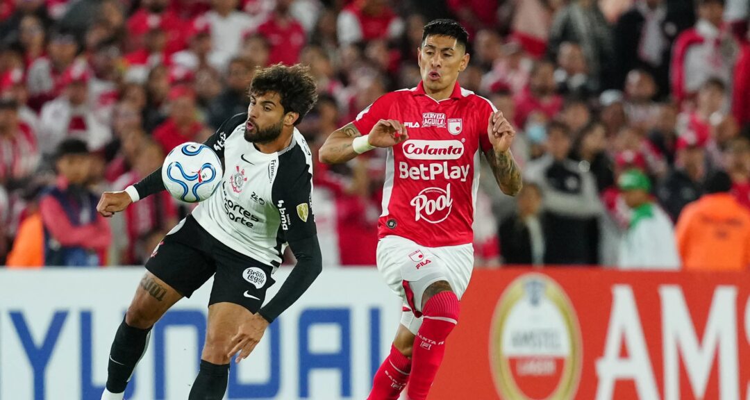 Diniz escolta Hugo Souza após tumulto no empate entre Santa Fe e Corinthians - Imagem do artigo original