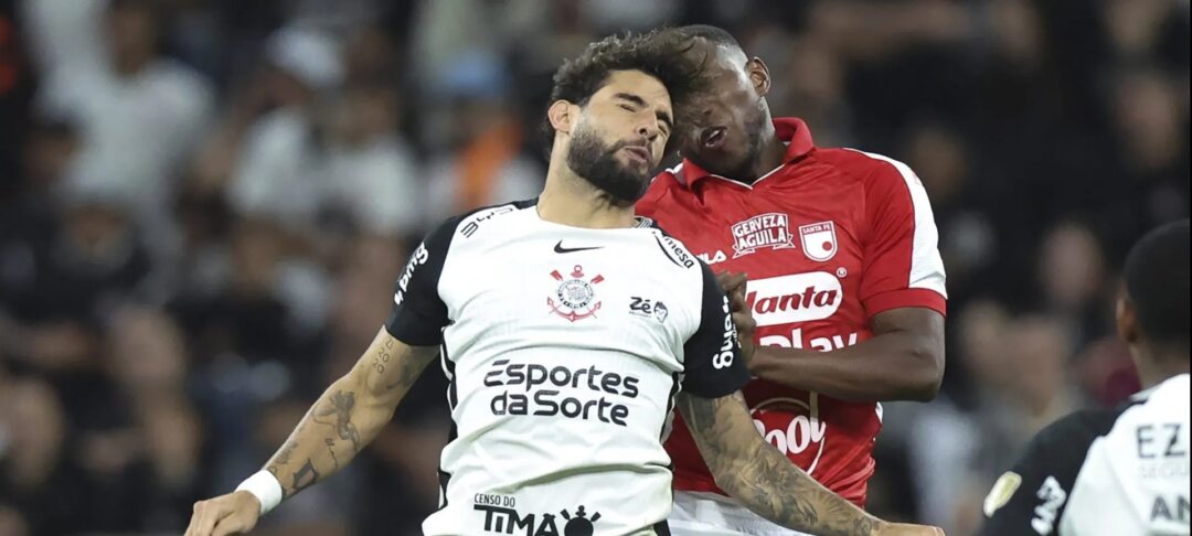 Objeto arremessado atinge Matheus Bidu em empate entre Corinthians e Santa Fé pela Libertadores - Imagem do artigo original