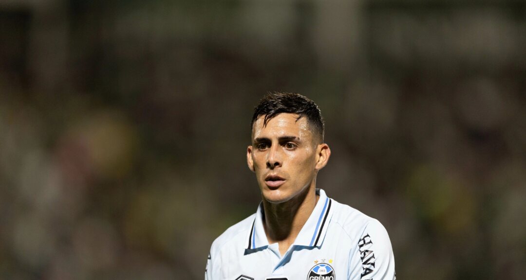 Grêmio acelera negociação de renovação com Pavón após sondagem do Boca Juniors - Imagem do artigo original