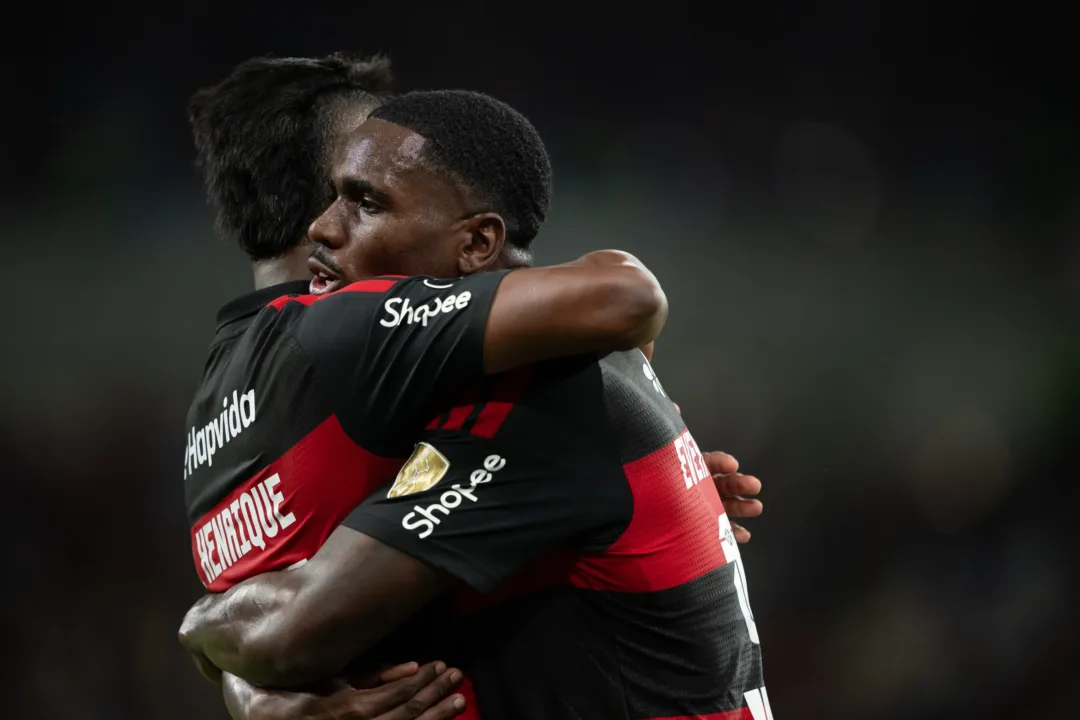Evertton Araújo volta aos holofotes antes de Grêmio x Flamengo e consolida espaço no time de Leonardo Jardim - Imagem do artigo original
