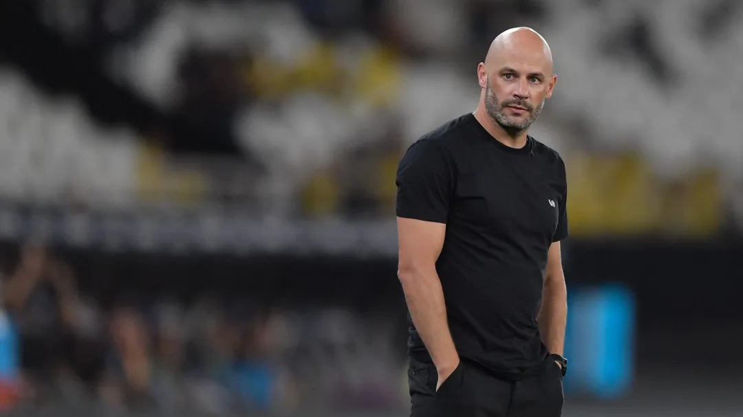 Dívida de R$ 12,5 mi com Martín Anselmi acende novo alerta financeiro no Botafogo - Imagem do artigo original