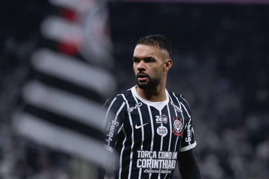 Raniele chega a 136 partidas e consolida presença no top-10 de volantes do Corinthians no século - Imagem do artigo original
