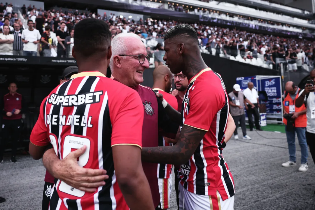 São Paulo mira retorno de Dorival Júnior após queda na Copa do Brasil e demissão de Roger Machado - Imagem do artigo original