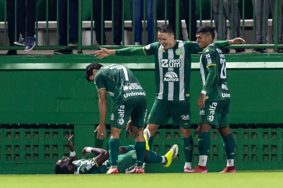 Chapecoense derruba Botafogo na Arena Condá e avança às oitavas da Copa do Brasil - Imagem do artigo original