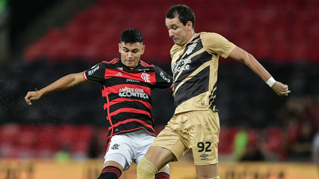 Vidente vê leve vantagem do Flamengo em confronto fora de casa com o Athletico-PR - Imagem do artigo original