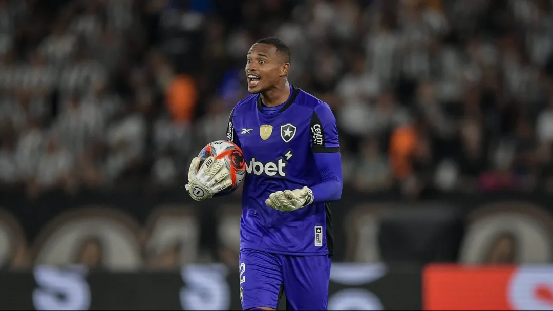 John revê passagem vitoriosa pelo Botafogo e comenta crise atual de goleiros no clube - Imagem do artigo original