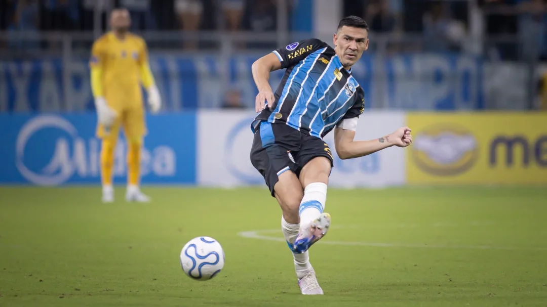 Com zaga desfalcada, Grêmio promove o jovem Luís Eduardo para jogo decisivo contra o Bahia - Imagem do artigo original