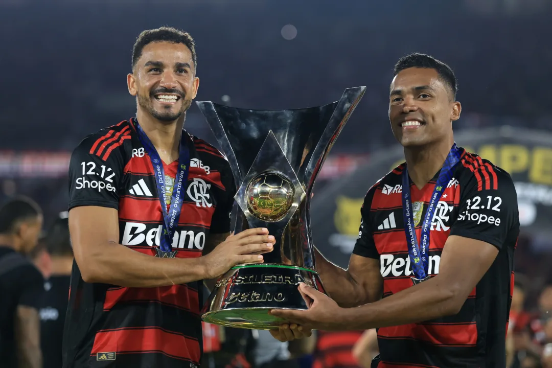 Casimiro amplia debate na Seleção: foco em Neymar ofusca problemas de Danilo e Alex Sandro - Imagem do artigo original