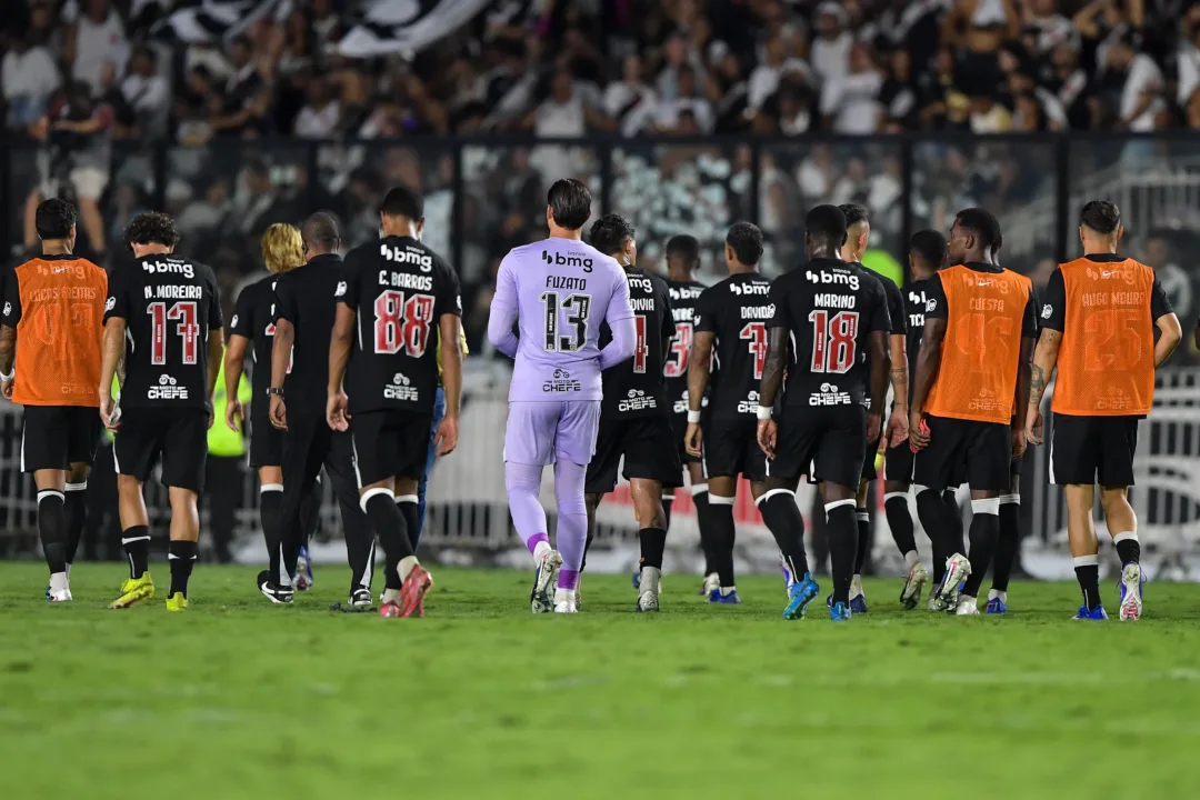 IA projeta vitória colorada: Internacional 2 x 1 Vasco pela 16ª rodada - Imagem do artigo original